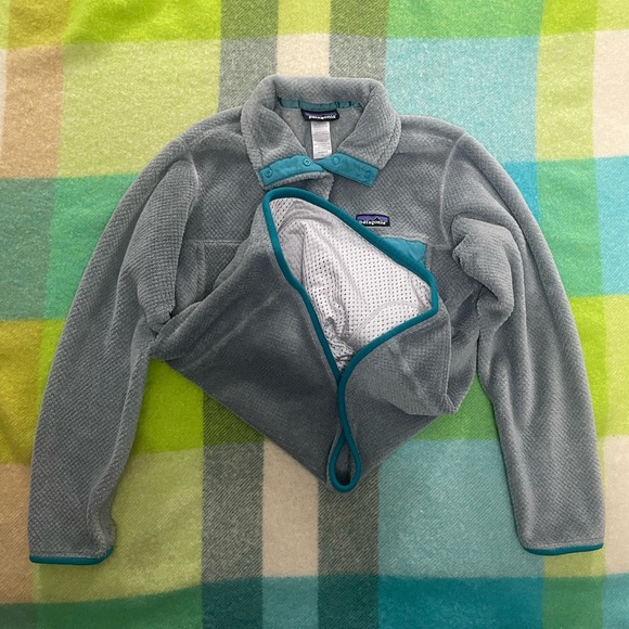 Patagonia Sherpa Gray and Teal Fleece Pullover - Picture 4 of 5
